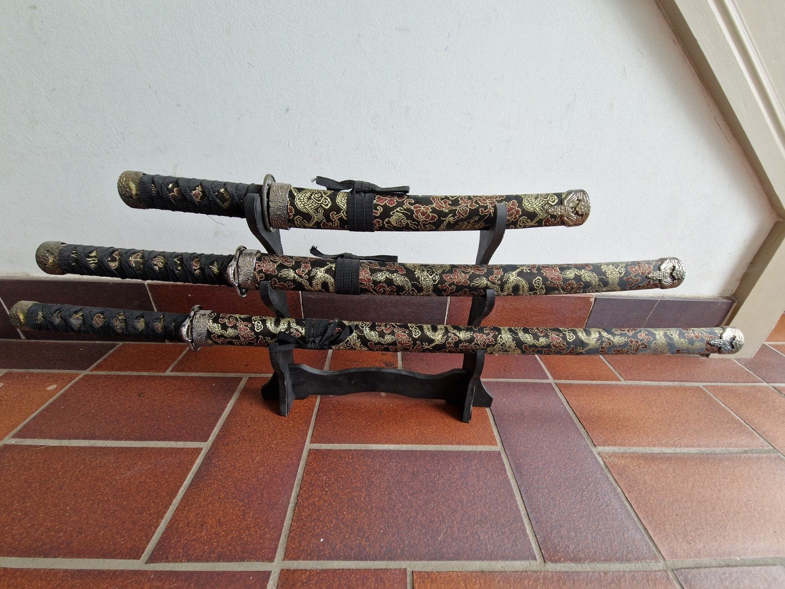 decoratieve set japanse zwaarden en dolken, Ophalen