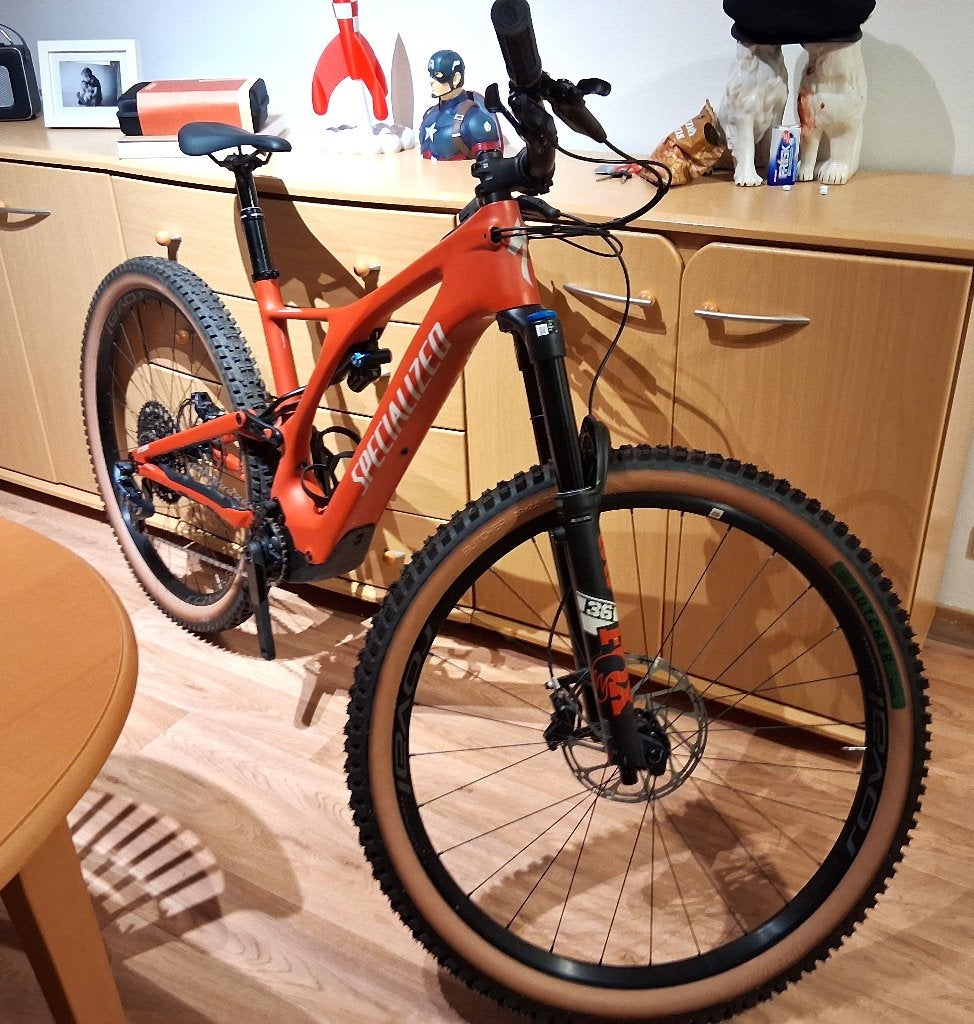 Specialized Levo SL turbo expert carbon ( 2022 ) size L, Fietsen en Brommers, Zo goed als nieuw, 50 km per accu of meer, 55 tot 59 cm