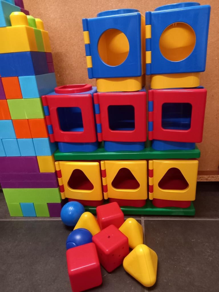 Eerste duploblokken    En stapel megablokken, Ophalen