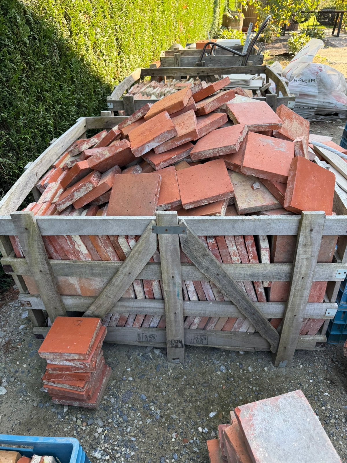 Terracotta tegels, Ophalen