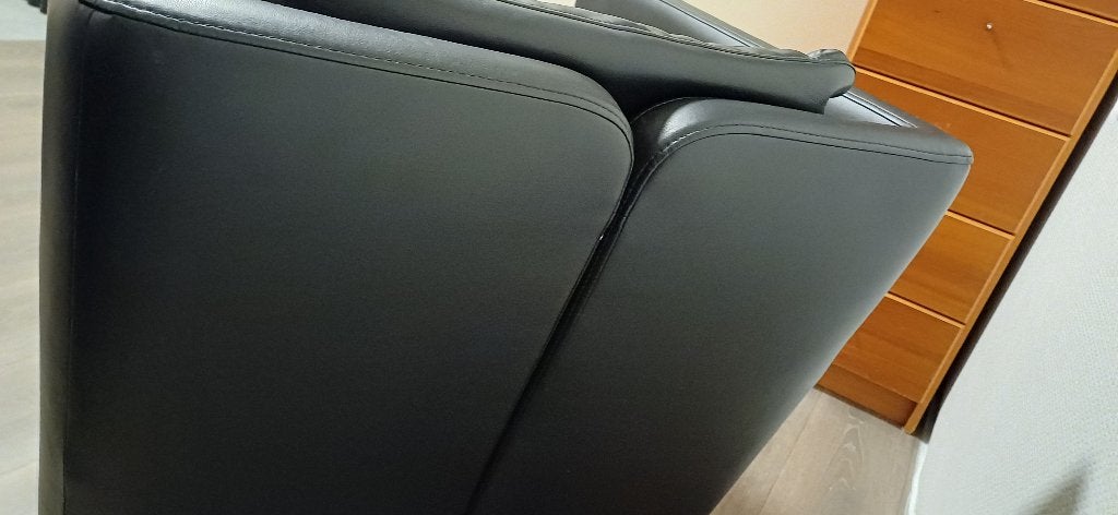 EKERÖ Fauteuil, Huis en Inrichting, Fauteuils, Ophalen, Zo goed als nieuw, Leer