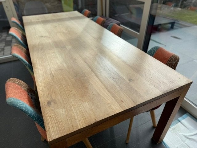 TABLE DE SALLE A MANGER PLUS 8 CHAISES, Teck, Comme neuf, Enlèvement, 50 à 100 cm