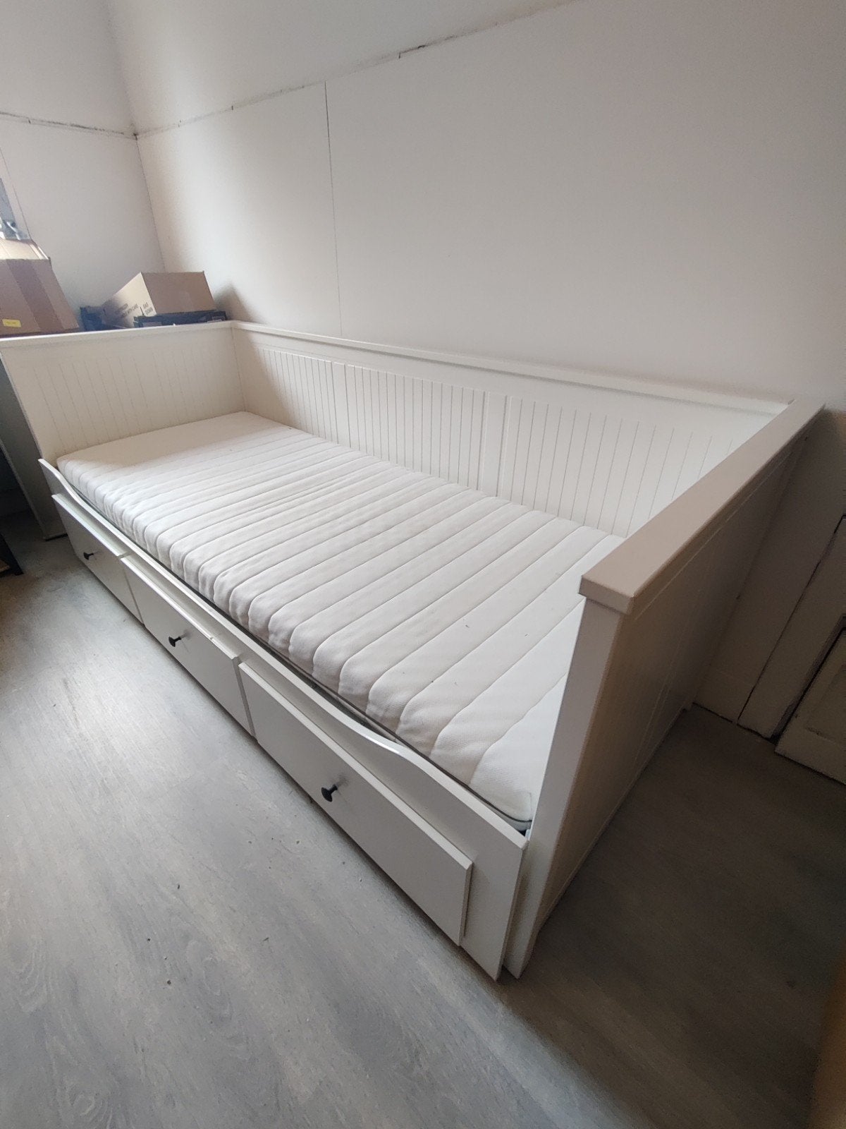 IKEA Hemnes bedbank met 3 lades en 1 tot 2 matrassen; bed, Huis en Inrichting, Slaapkamer | Bedden, Ophalen, 90 cm, Hout, Verstelbaar