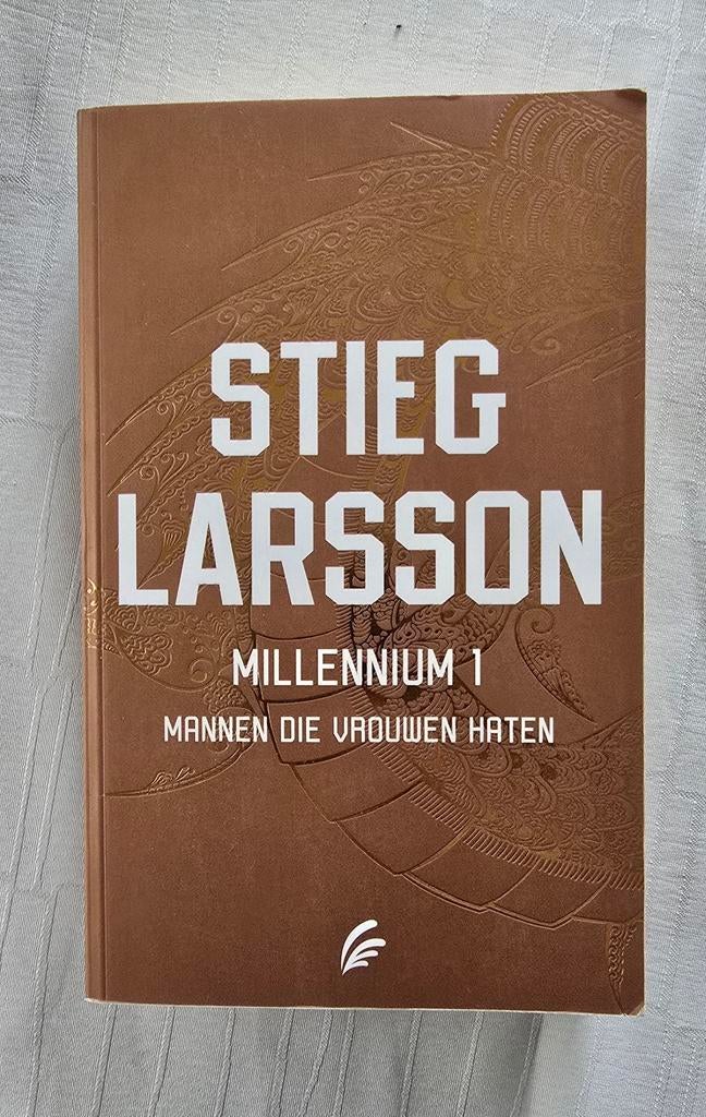 Millennium 1 - Mannen die vrouwen haten, Gelezen, België, Ophalen of Verzenden, Stieg Larsson