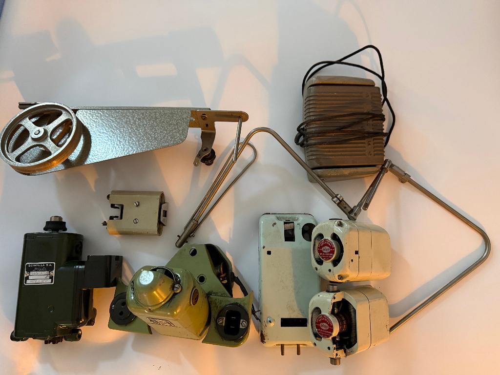 Antieke naaimachine (set onderdelen), Antiek en Kunst, Curiosa en Brocante, Verzenden