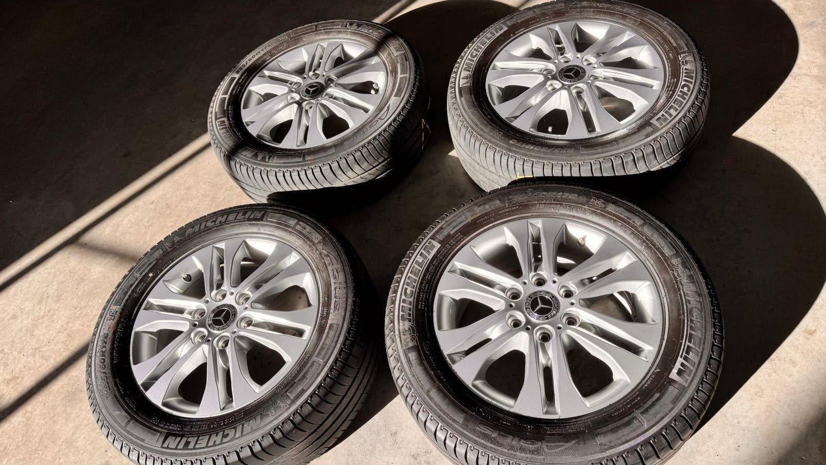 2x set:  MB Sprinter 16"+17" Michelin + Continental 4 season, Ophalen, Bestelwagen, 16 inch, Banden en Velgen
