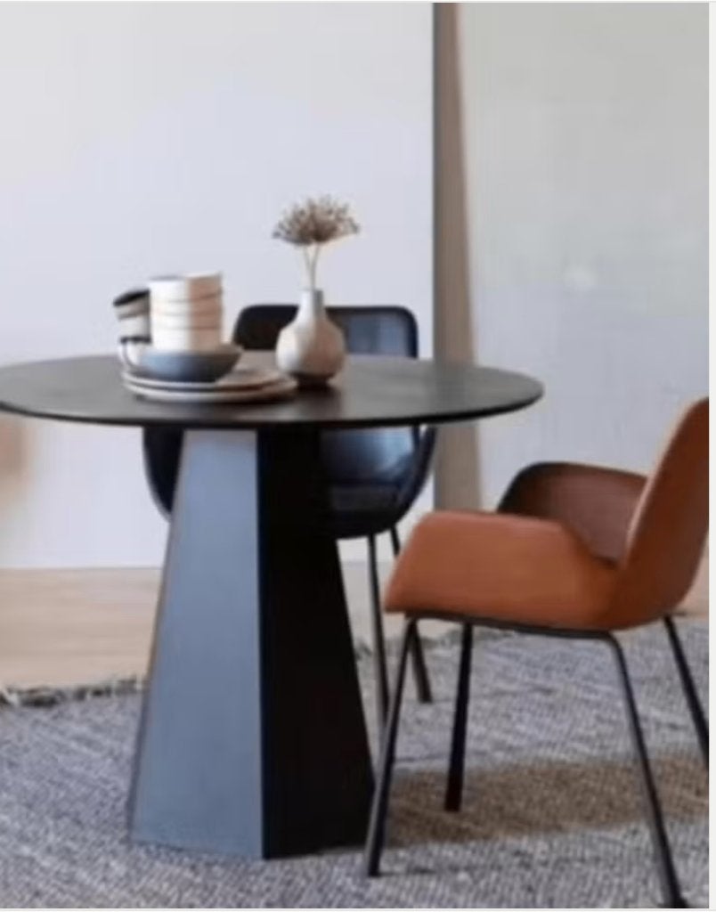 Design Eettafel Zuiver Pilar – Zwart Essen, Huis en Inrichting, Ophalen, Gebruikt