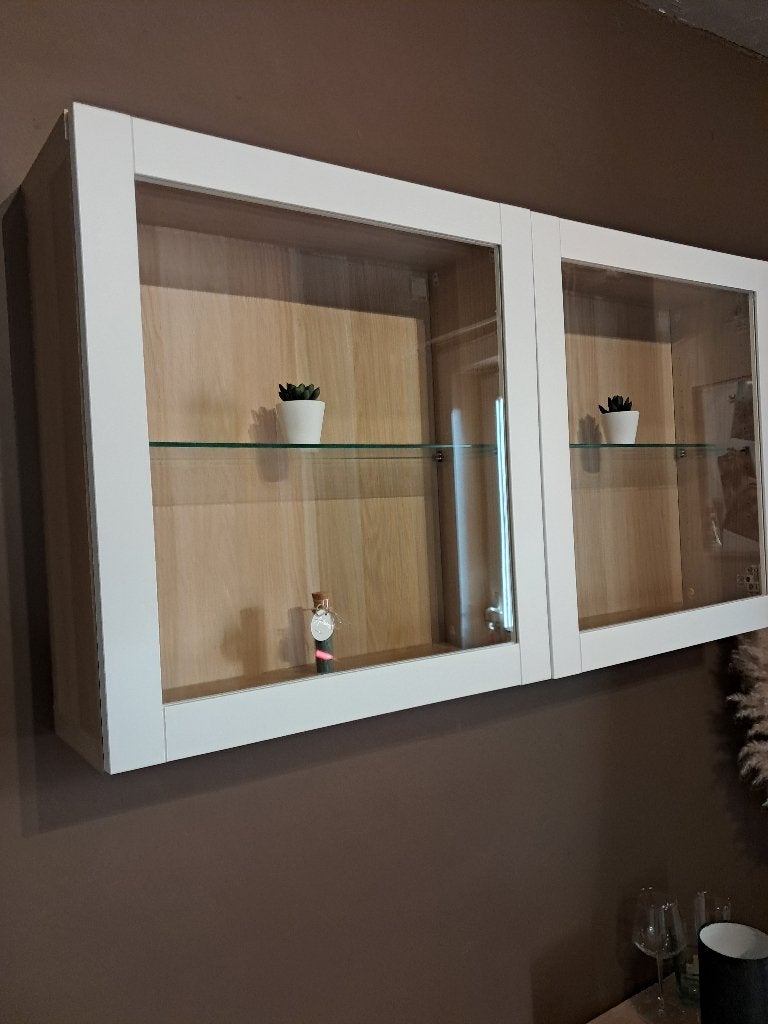 Vitrine Besta, Maison & Meubles, 25 à 50 cm, Avec porte(s), Moins de 100 cm, Comme neuf