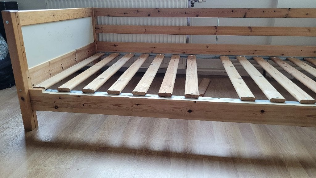 Single Bed – 90  200 cm (with Slatted Base), Maison & Meubles, Chambre à coucher | Lits, Utilisé, Une personne, 90 cm, 200 cm