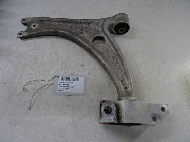 BRAS DE SUSPENSION AVANT GAUCHE (TRIANGLE) Q3 (8UB / 8UG), Utilisé, Audi