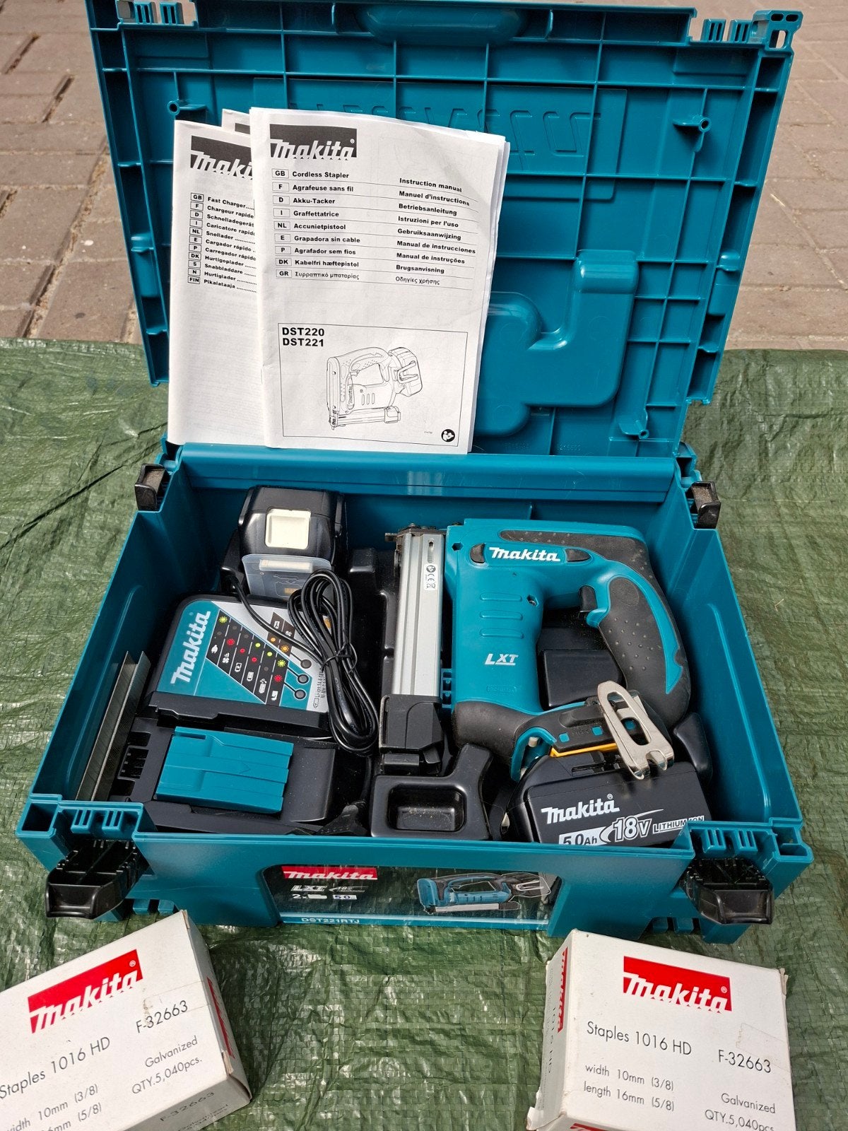Professioneel Accu Nietmachine Makita, Doe-het-zelf en Bouw, Gereedschap | Overige machines, Ophalen