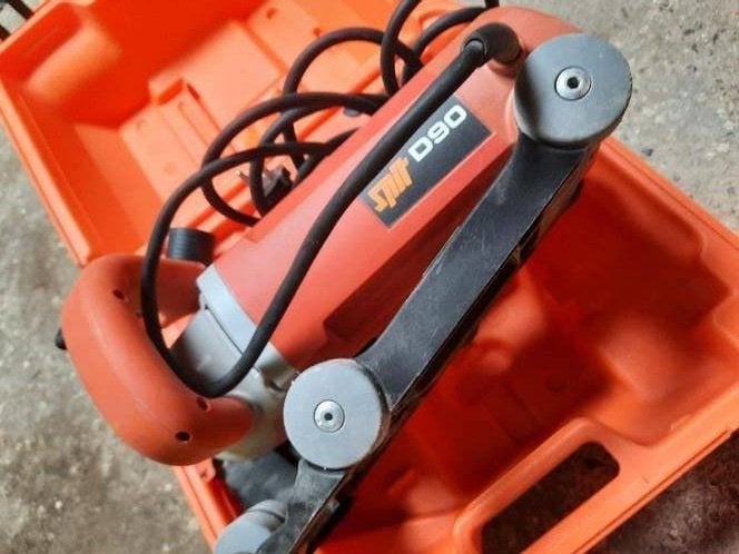 Spit d90 sleuvenfrees muurfrees, Doe-het-zelf en Bouw, Ophalen, Overige typen, Zo goed als nieuw, 30 tot 70 mm