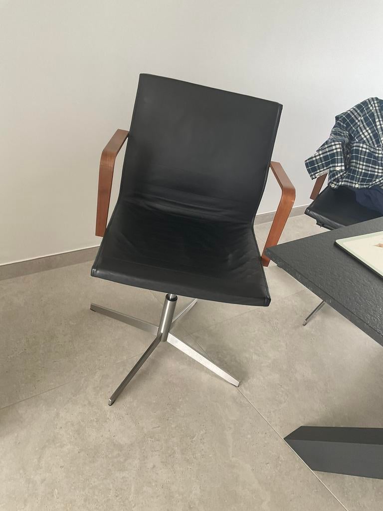 VVD chair van Vincent Van Duysen, Ophalen, Gebruikt, Twee, Zwart
