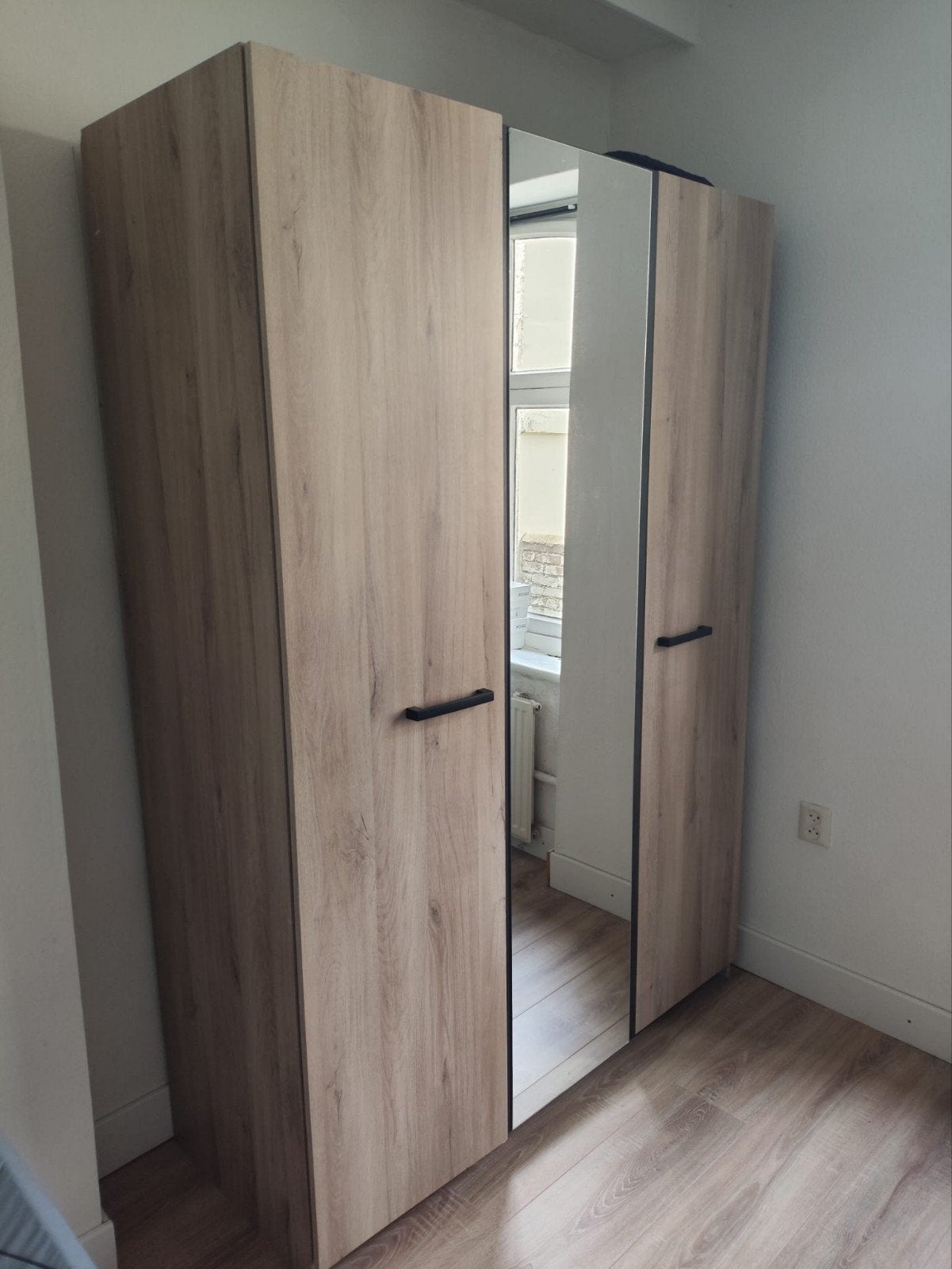 3-door wardrobe with mirror, Enlèvement