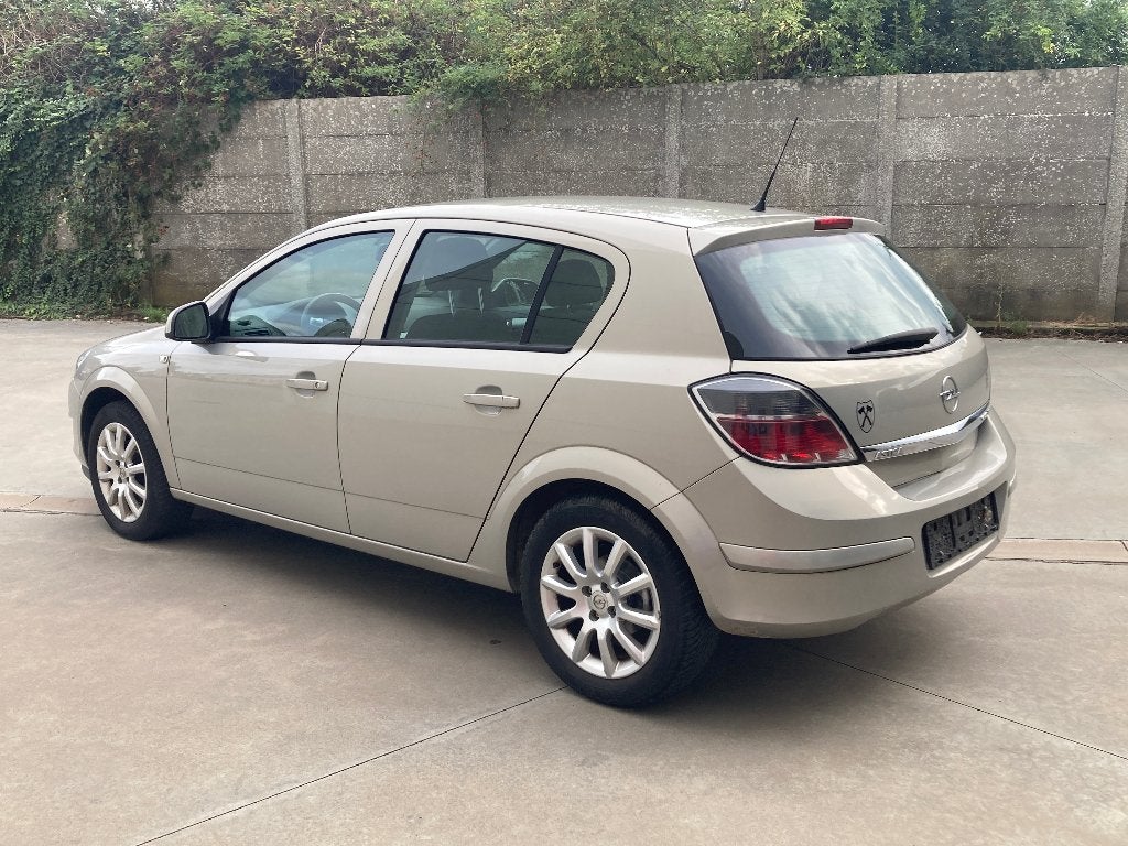 Opel Astra 1.4 essence 2010 avec 87000 km *Parfait état*, Achat, Entreprise, Beige, 5 places