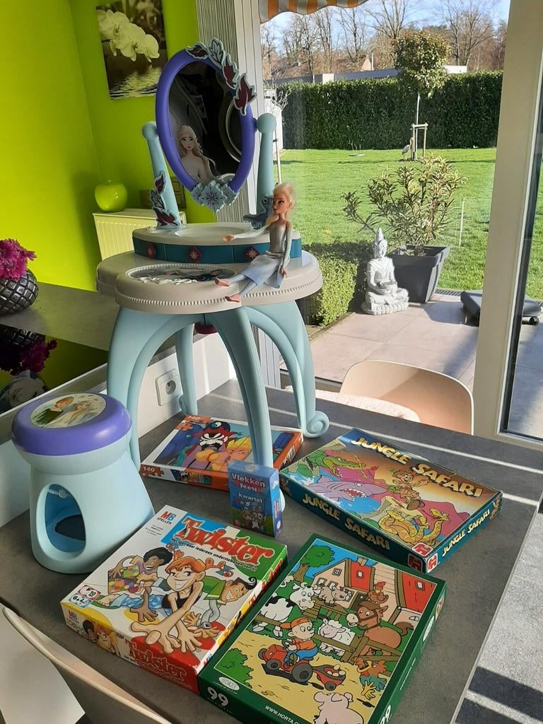 Smoby frozen kaptafel en spellen, Antiek en Kunst, Ophalen