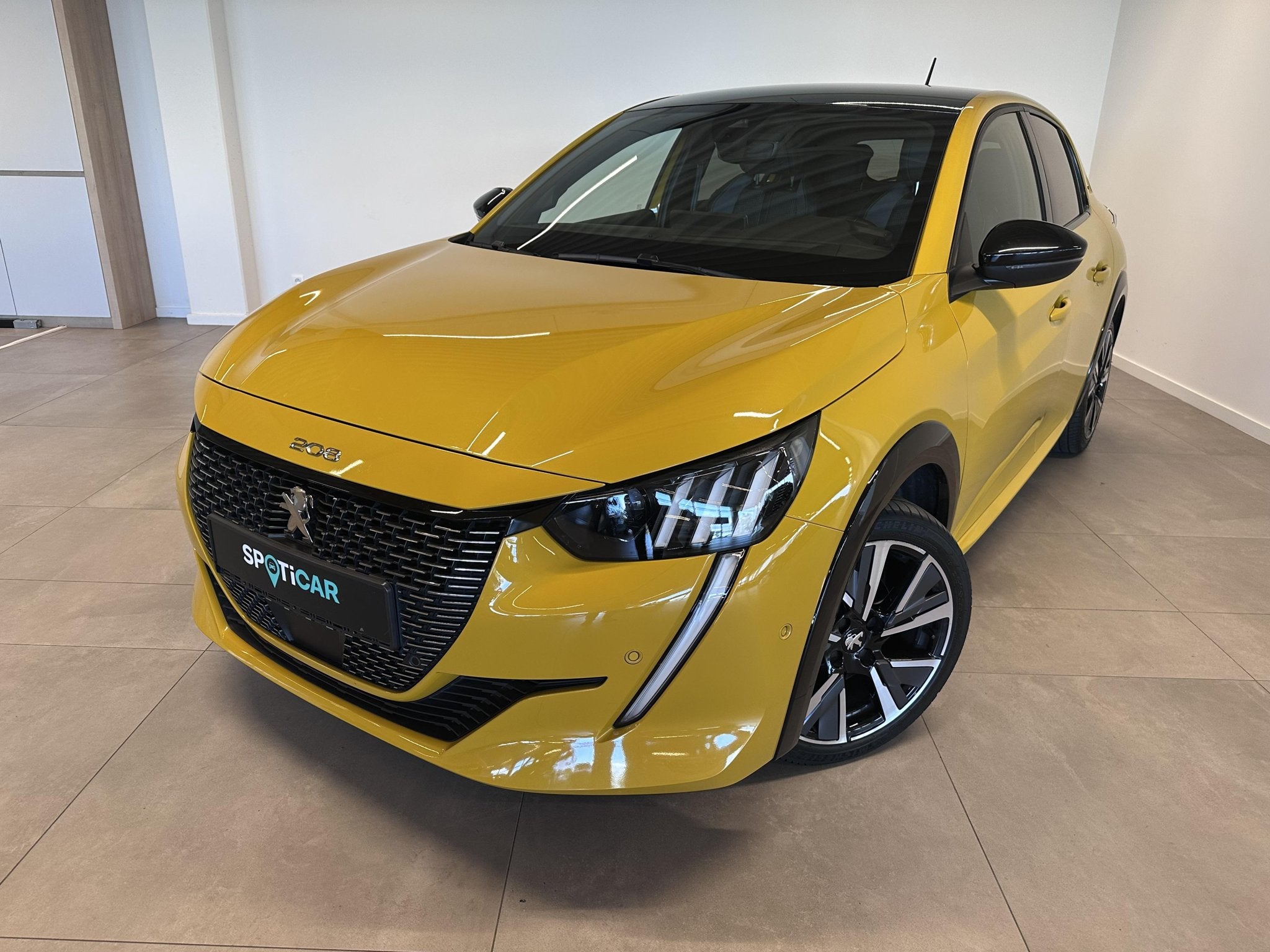 Peugeot 208 GT 1.2 BENZINE 100 PK MAN 6, Autos, Peugeot, Euro 6, Entreprise, Boîte manuelle, Autres couleurs