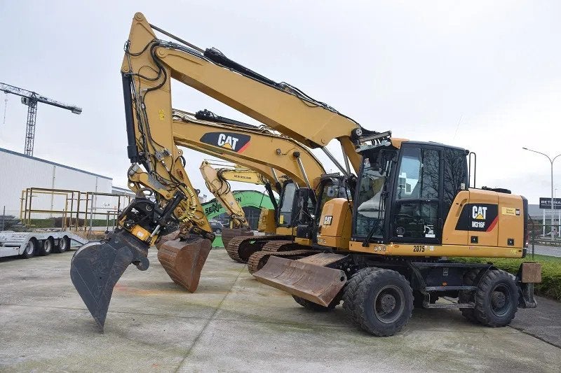 Caterpillar M316F - mobile excavator - Tilrotator Engcon, Excavatrice