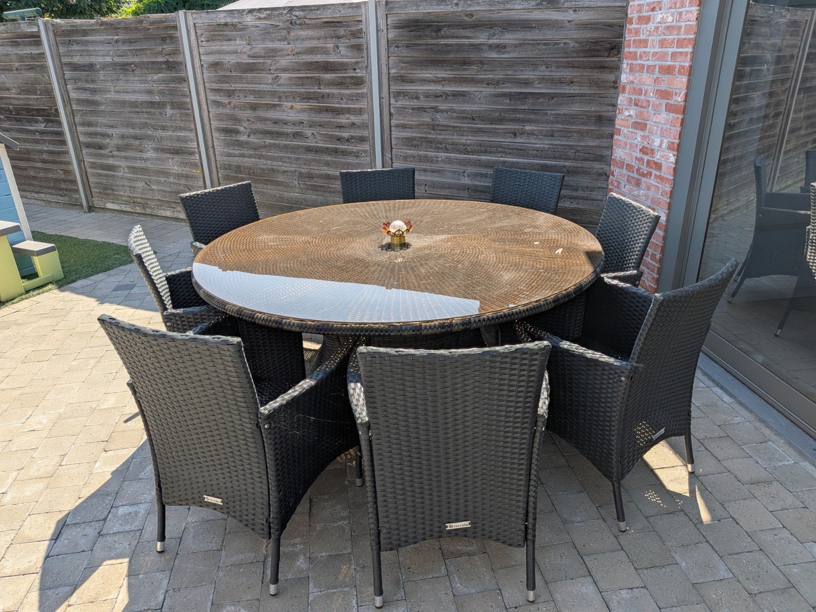 Tuintafel + 8 stoelen, Ophalen