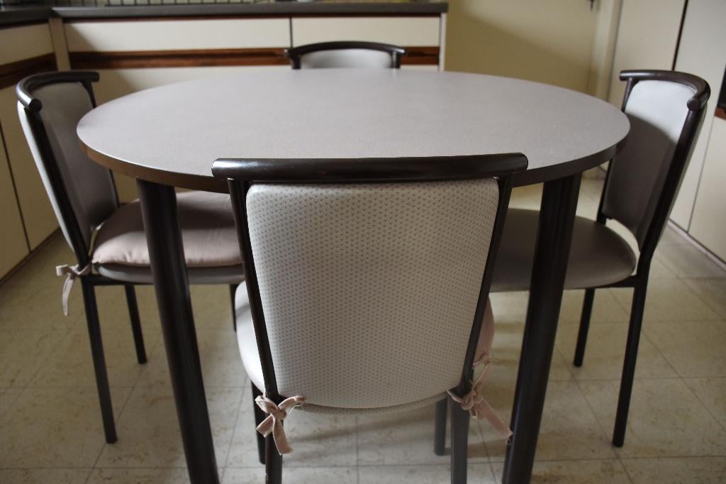 Keukentafel met 4 stoelen, Ophalen, Bruin