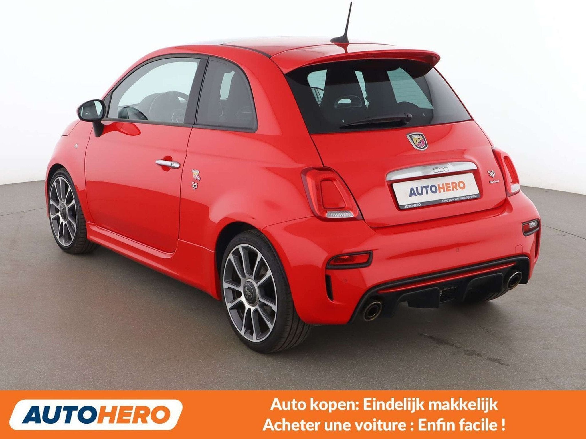 Abarth 595 1.4 Turbo Turismo (année de construction 2017), Autos, Achat, 139 g/km, Boîte manuelle, Noir