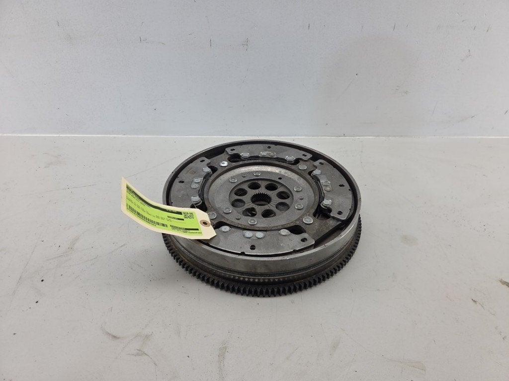 VOLANT MOTEUR BI-MASSE Mini Mini (F65 / F66) (01-2024/-), Autos : Pièces & Accessoires, Moteurs & Accessoires, Mini, Utilisé