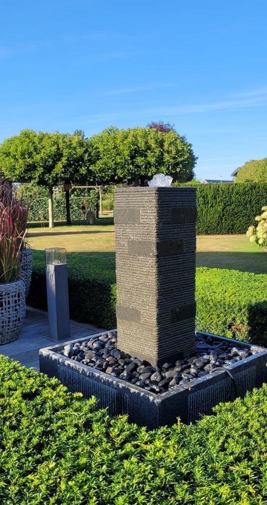 Borrelsteen uit graniet (inclusief bak met keien), Tuin en Terras, Waterpartijen en Fonteinen, Ophalen, Graniet