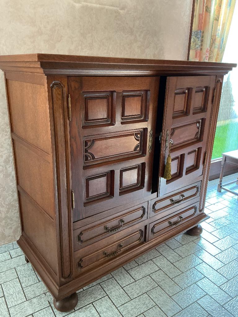 Buffetkast, Ophalen, Gebruikt, Spaanse stijl, 100 tot 150 cm