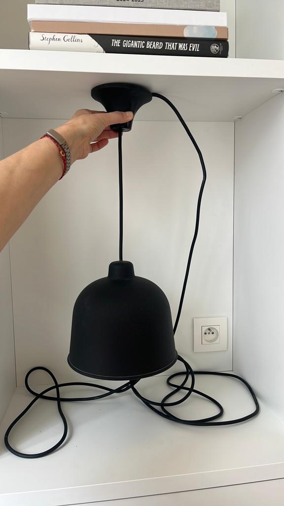 Zwarte plafondlamp, Ophalen of Verzenden, Zo goed als nieuw
