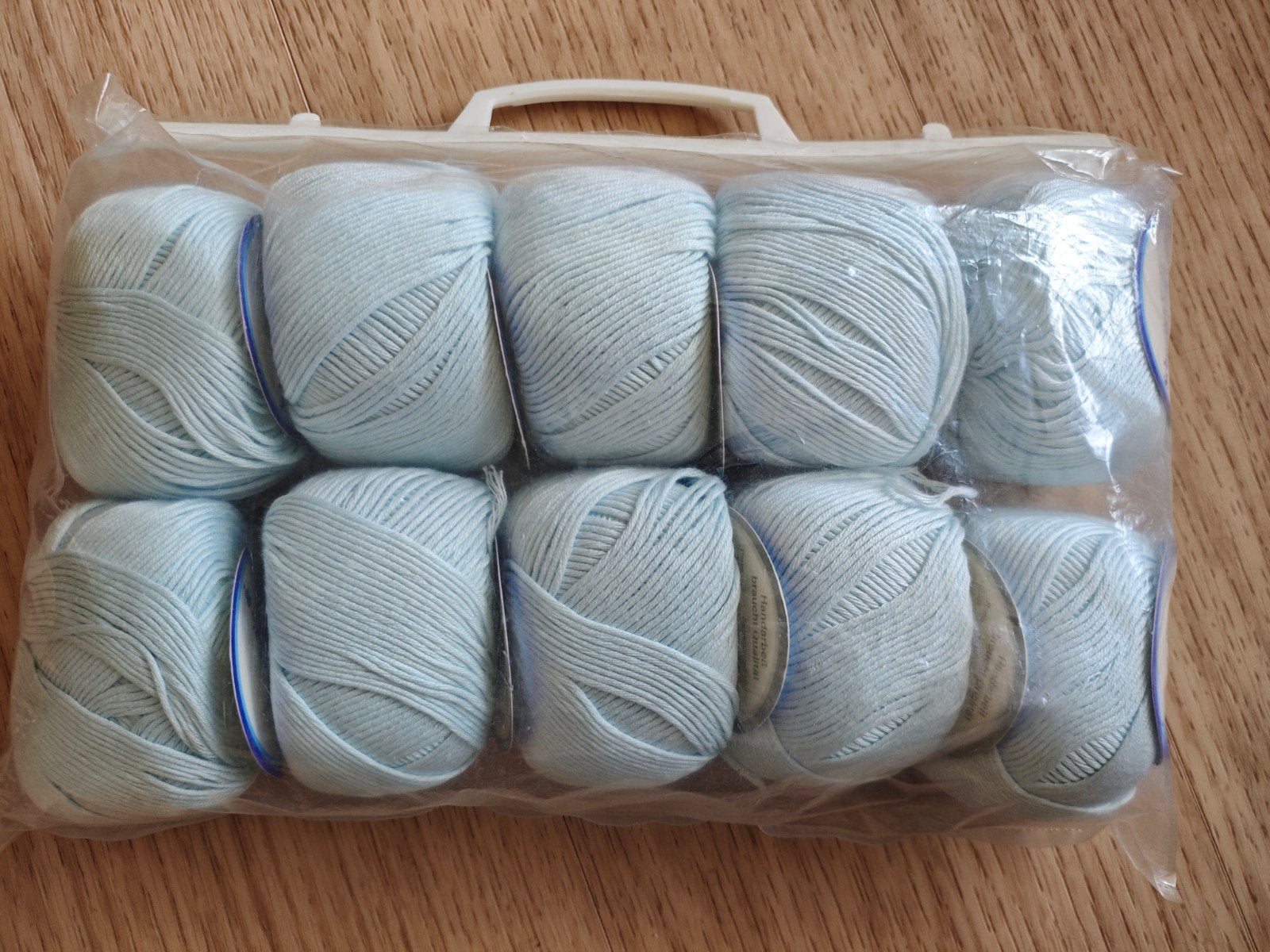 10 bollen wol 100% katoen, Hobby en Vrije tijd, Ophalen of Verzenden