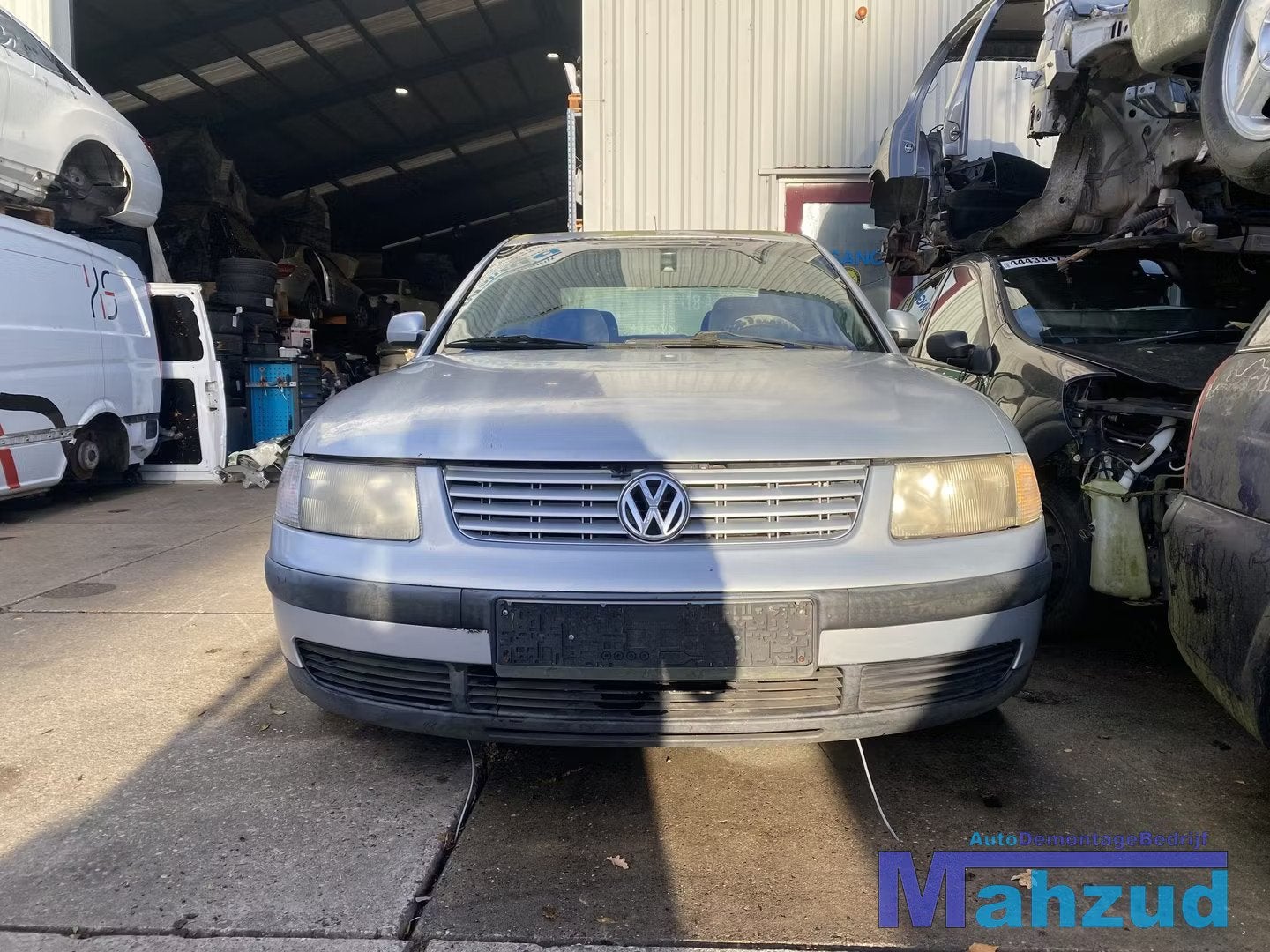 VW PASSAT 3B2 grijs LB7Z Grille 1996-2001, Volkswagen, Volkswagen AG, Vw@volkswagen.de, Utilisé