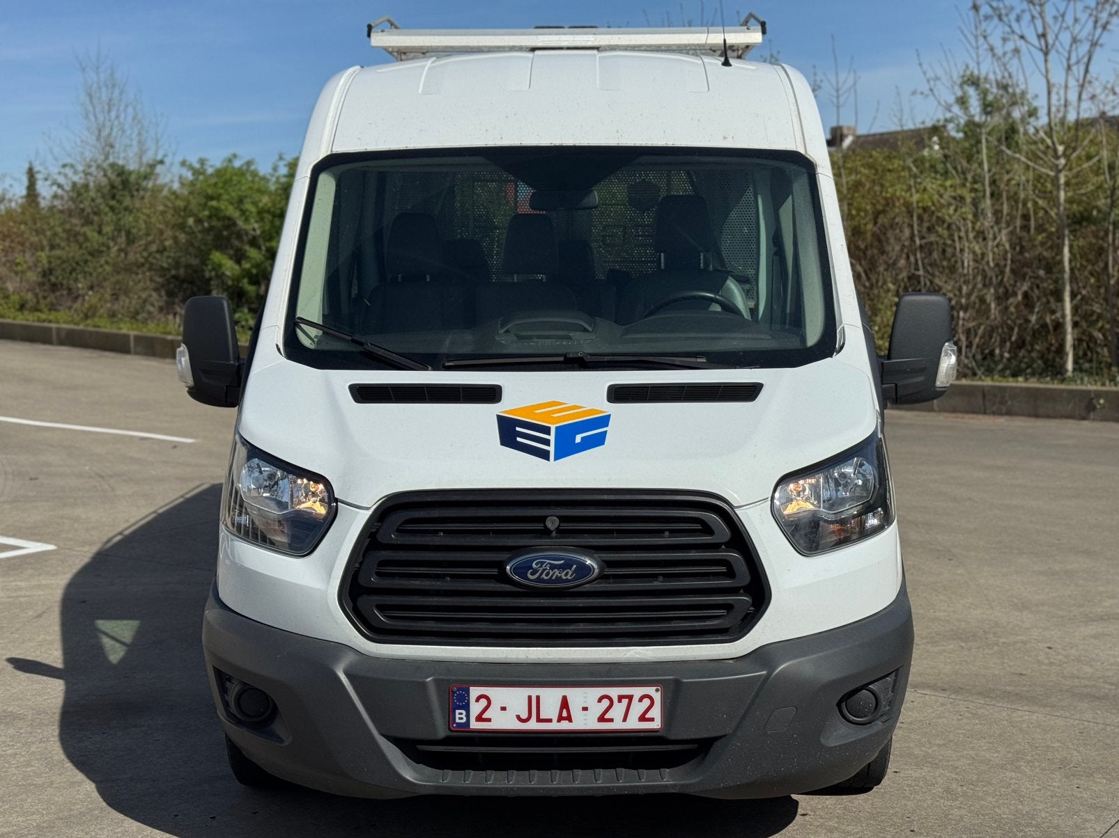 FORD TRANSIT / 2.0 DIESEL! / 9 PLAATS! / L2 / H2! / GEKEURD!, Voorwielaandrijving, 4 deurs, Euro 6, Wit