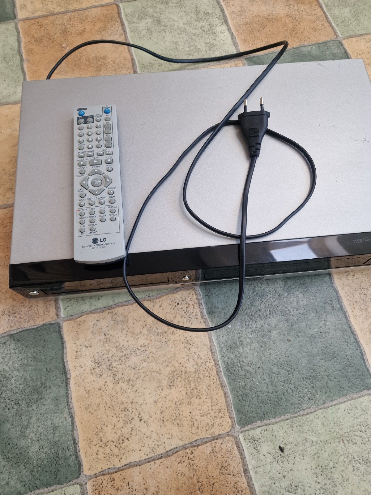 Combiné Lecteur DVD / Magnétoscope VHS LG V290 + Télécommand, Enlèvement ou Envoi, Lecteur DVD, LG