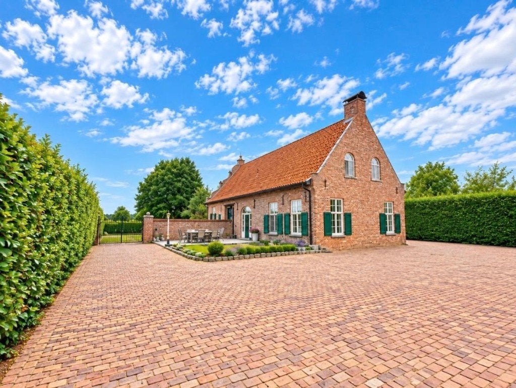 EXCLUSIEF IN EKSEL: EEN KARAKTERVOL TEUTENHUIS!, Province de Limbourg, Maison individuelle, Hechtel-Eksel, 491 m²