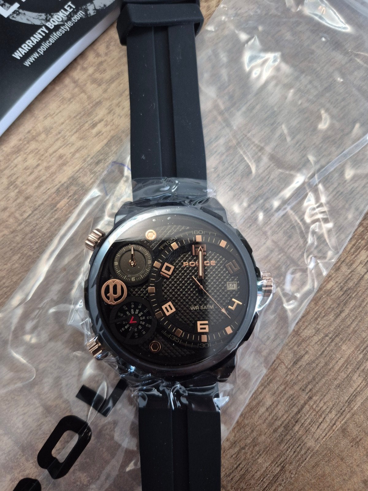 Montre police neuf. Magnifique model complet, Enlèvement