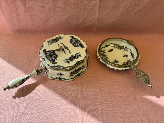 Boîte à bijoux ou à bibelots en porcelaine anglaise avec..., Antiquités & Art, Curiosités & Brocante, Enlèvement ou Envoi