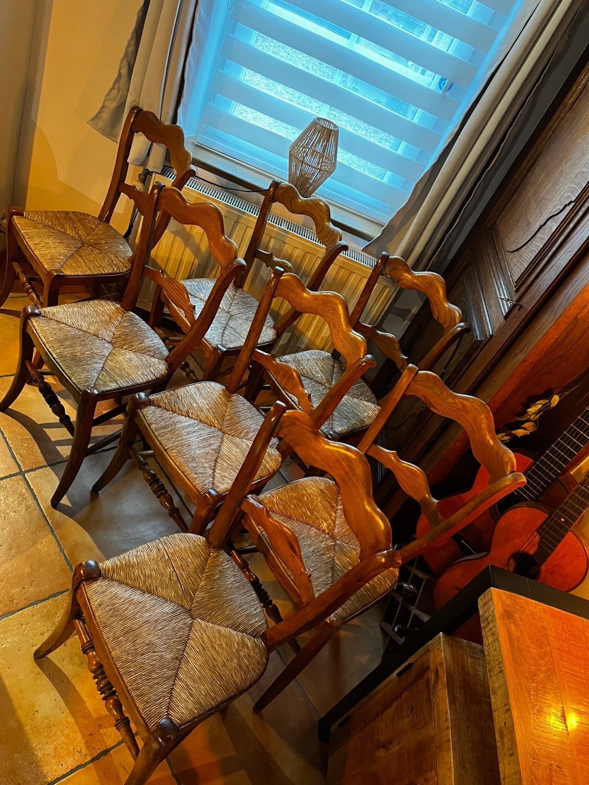 Boerderijstoelen, Ophalen