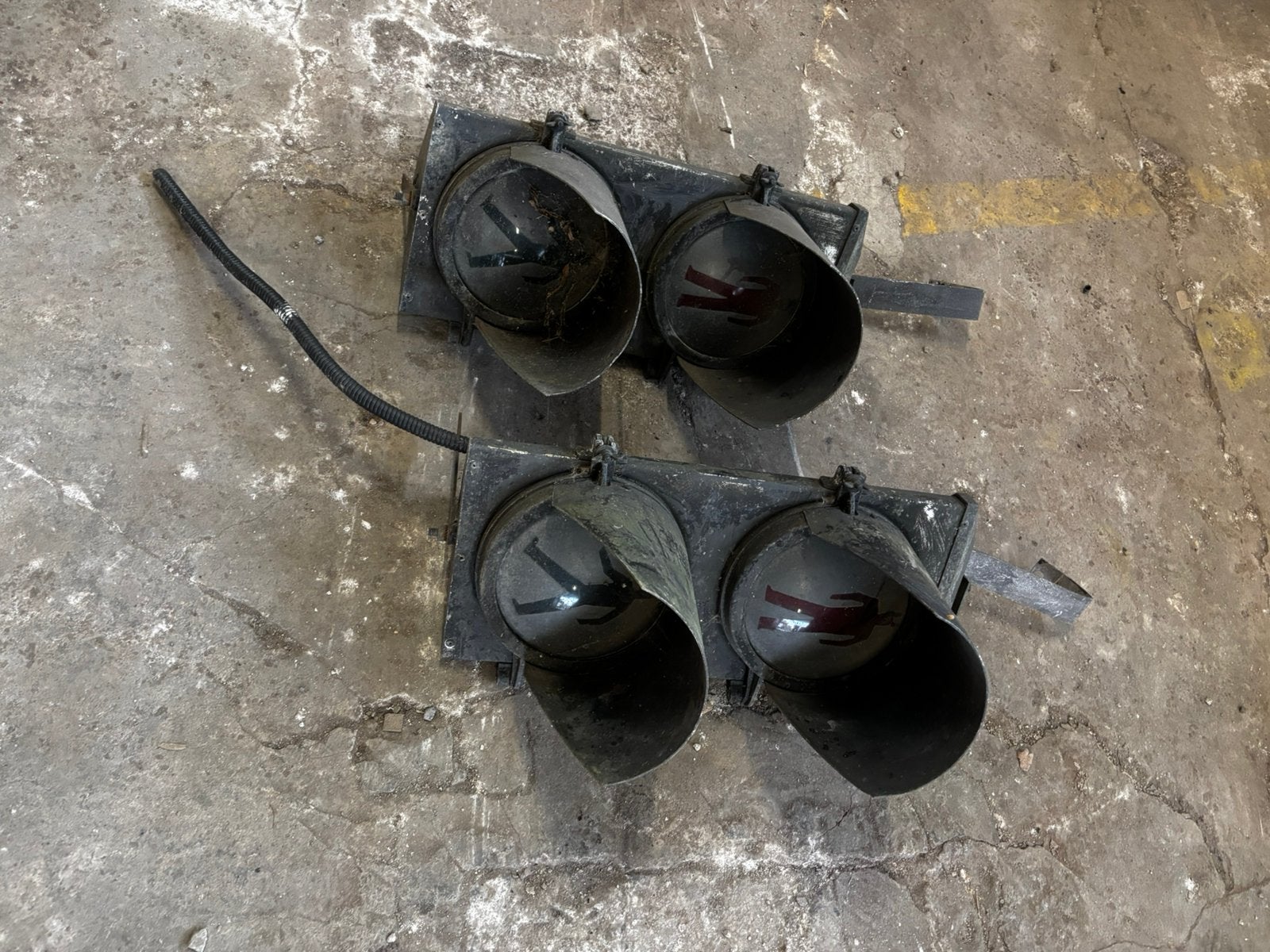 Set van 2 oude verkeerslichten voetganger, Antiquités & Art, Enlèvement
