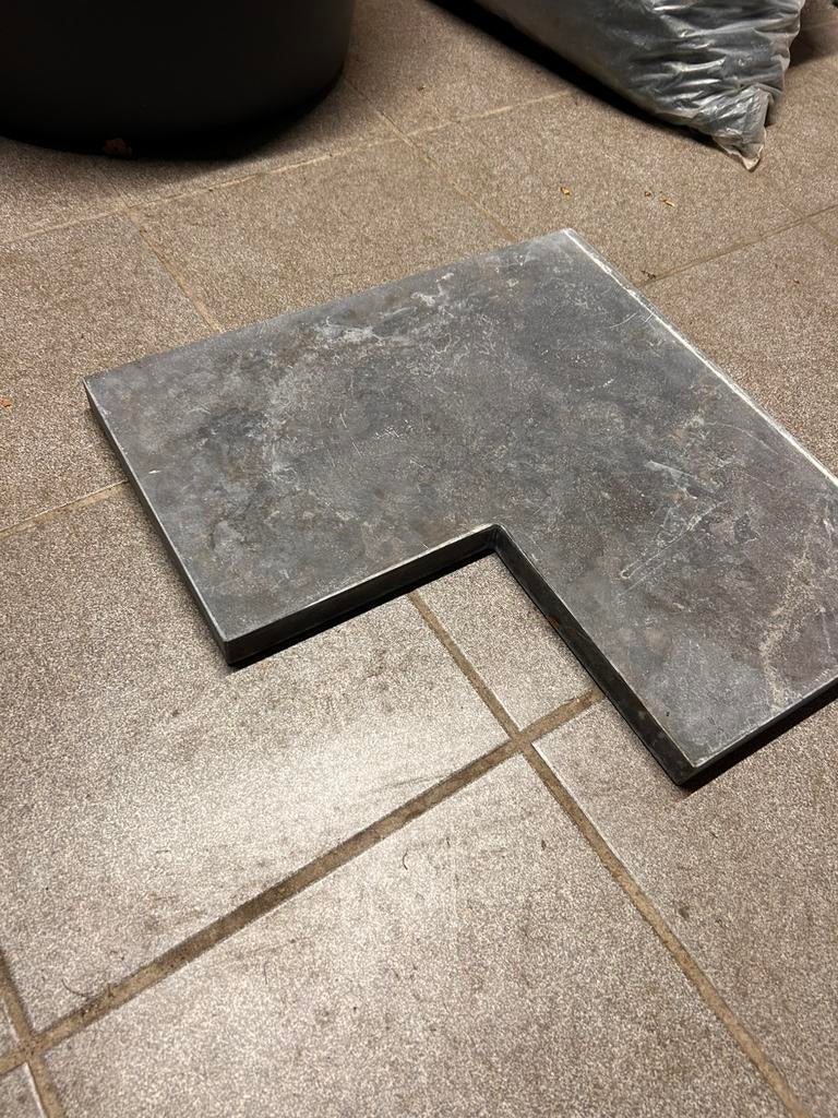 Blauwsteen binnenhoek, Ophalen, Nieuw, Vijverrand