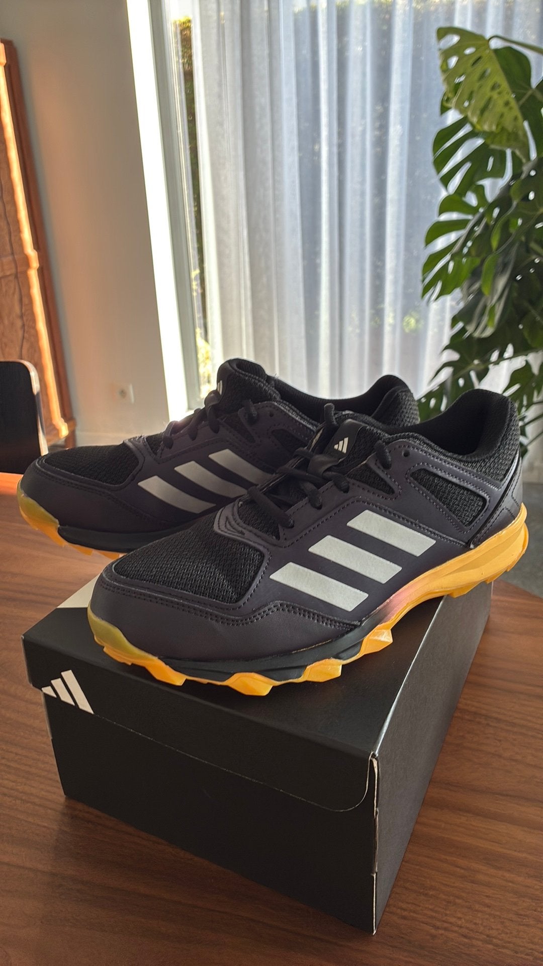 Adidas Fabela Rise dames hockey schoen, Sports & Fitness, Hockey, Enlèvement ou Envoi, Comme neuf, Chaussures
