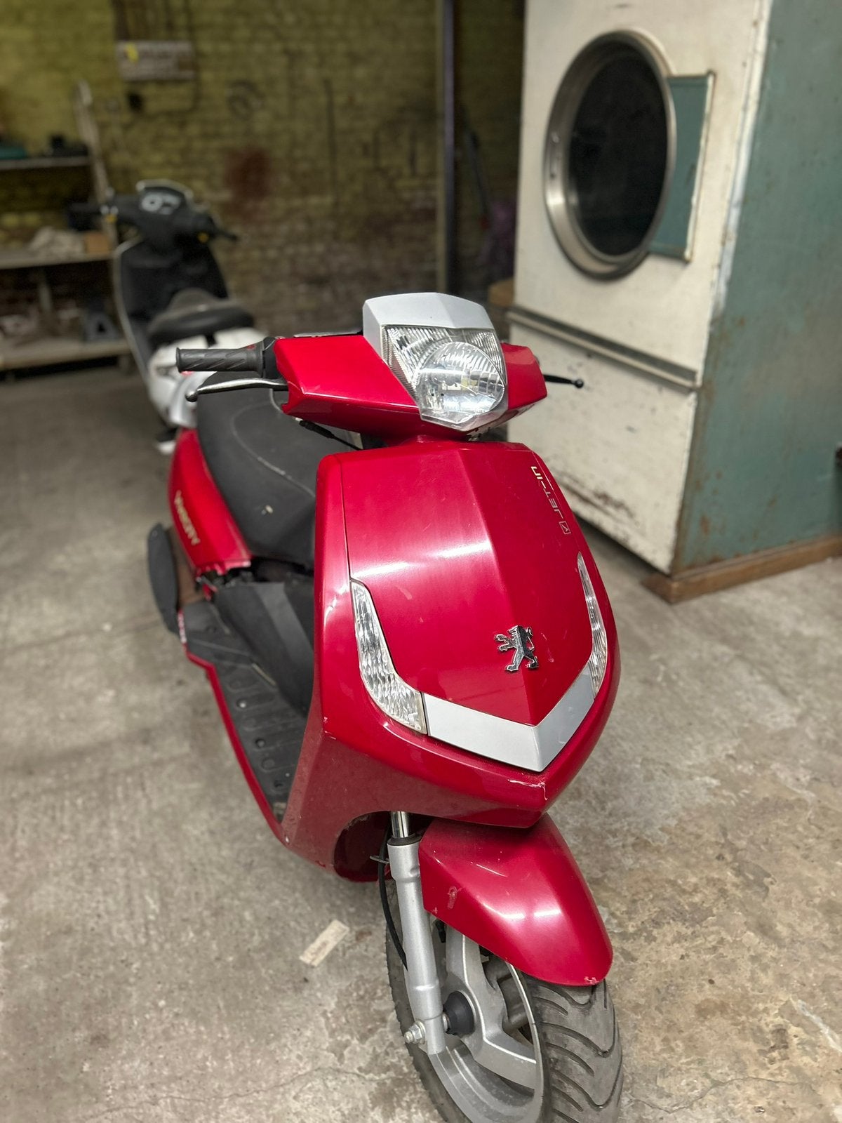 Brommers Peugeot viva city klasseA, Ophalen, Zo goed als nieuw