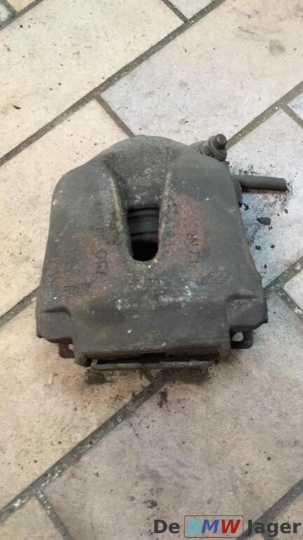 Remklauw rechtsvoor BMW X4 X5 X6 E7X F15 F16 F26 34116776784, Gebruikt, Ophalen of Verzenden, BMW, BMW