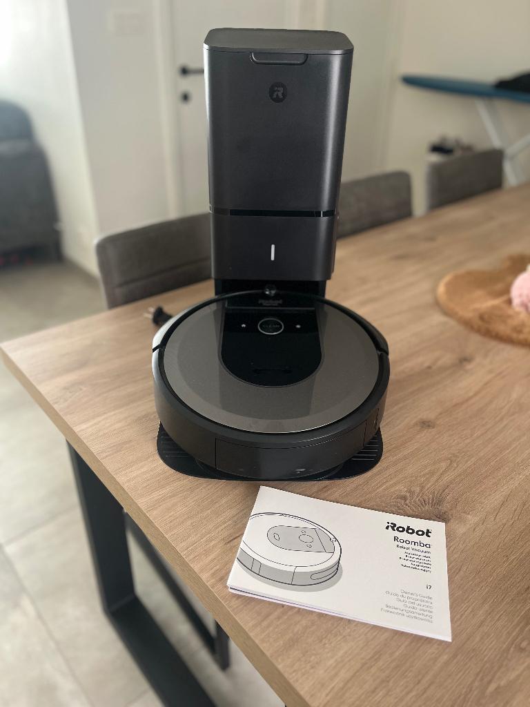 IRobot Roomba met automatisch vuilafvoer, Elektronische apparatuur, Stofzuigers, Ophalen, Zo goed als nieuw, Robotstofzuiger