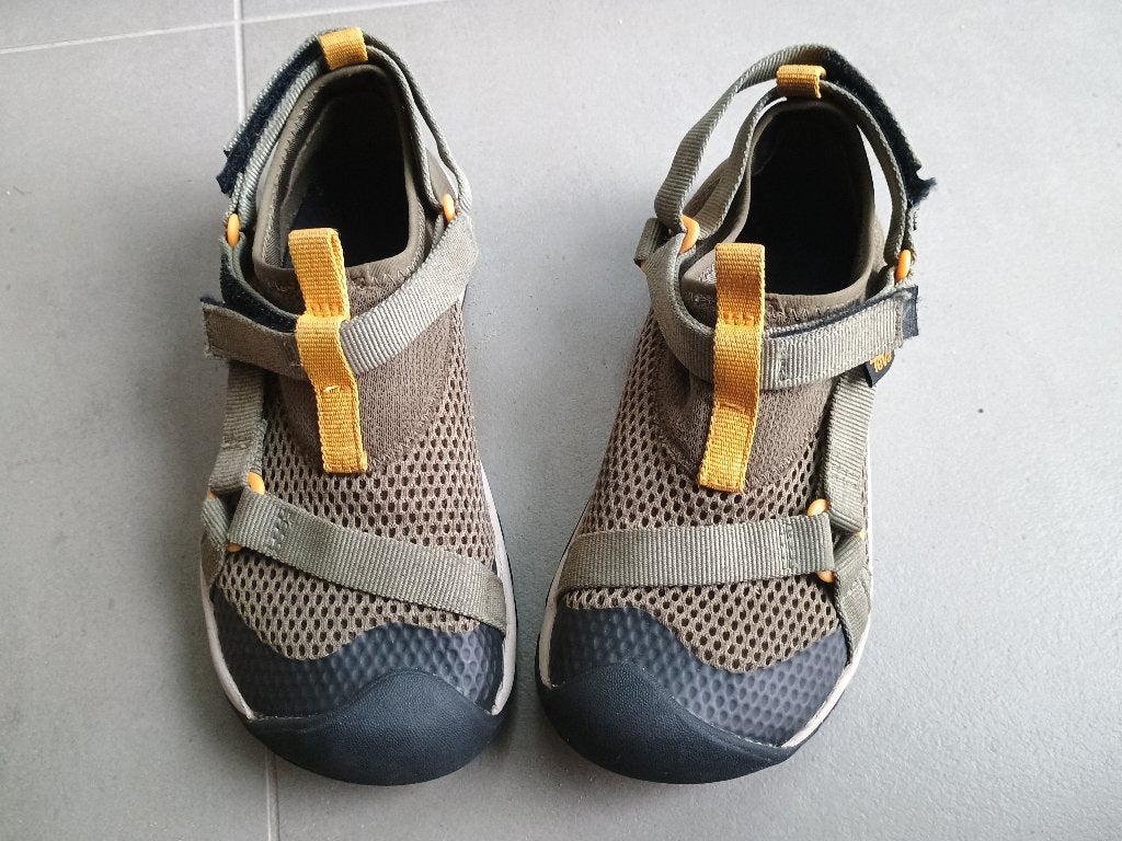 TEVA-sandaal Outflow Universal – 33/34 - zo goed als nieuw, Kinderen en Baby's, Ophalen, Teva, Zo goed als nieuw, Jongen of Meisje