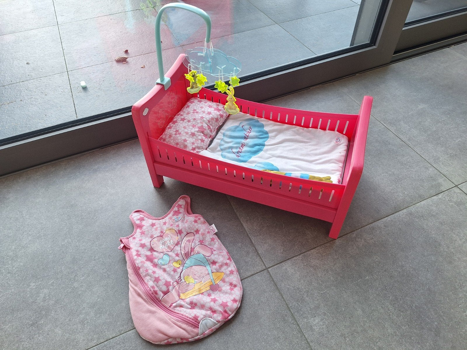 babyborn bed + slaapzak, Kinderen en Baby's, Ophalen
