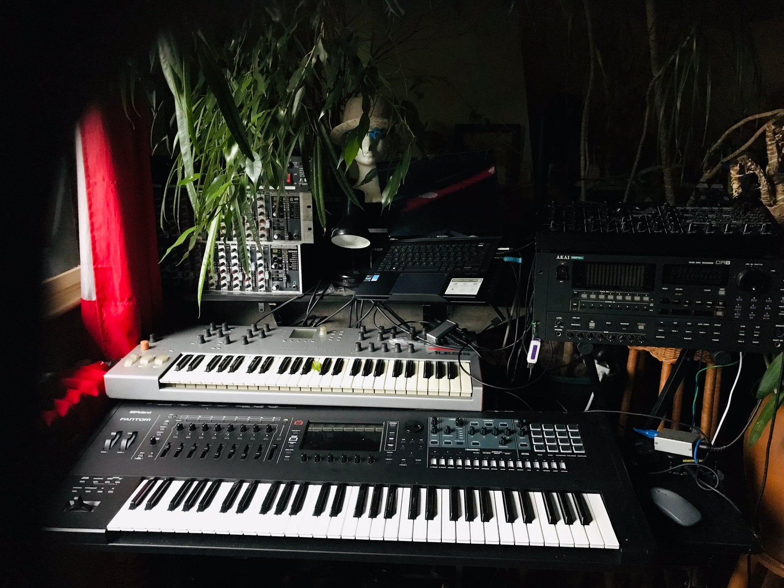 FANTOM 6 EX 1750€ au lieu de 3365€ + BANQUES GRATIS, Musique & Instruments, Enlèvement, Comme neuf, Roland