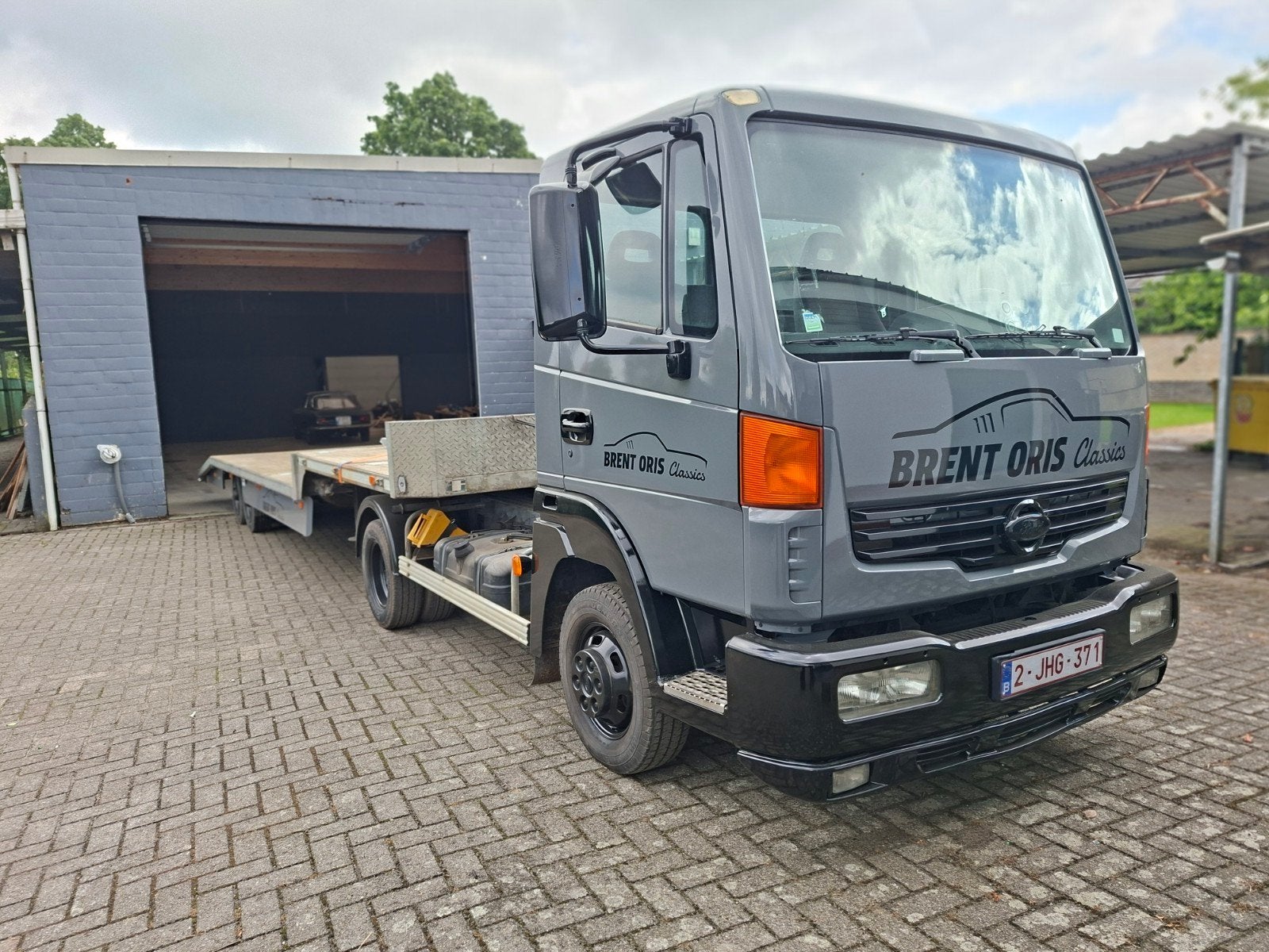 Nissan Atleon met Drowa aanhangwagen, Autos, Camions, Particulier, Diesel, Boîte manuelle, Enlèvement