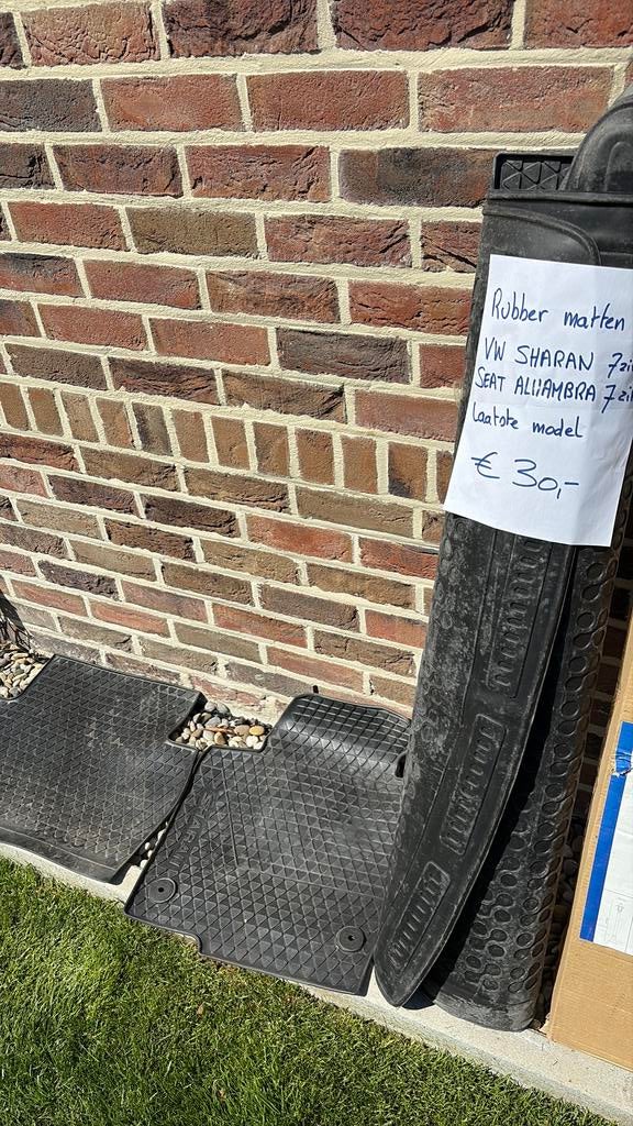 VW Sharan rubber matten, Ophalen, Zo goed als nieuw