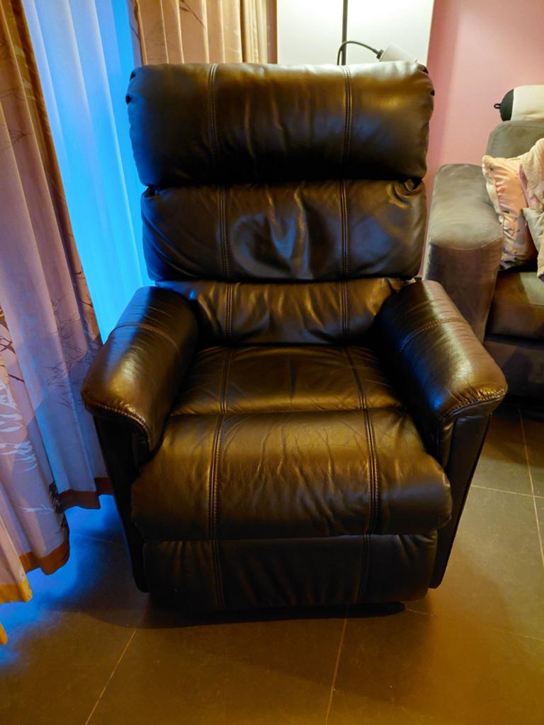 Zwart lederen relax, Huis en Inrichting, Fauteuils, Ophalen, Gebruikt, Leer, 50 tot 75 cm