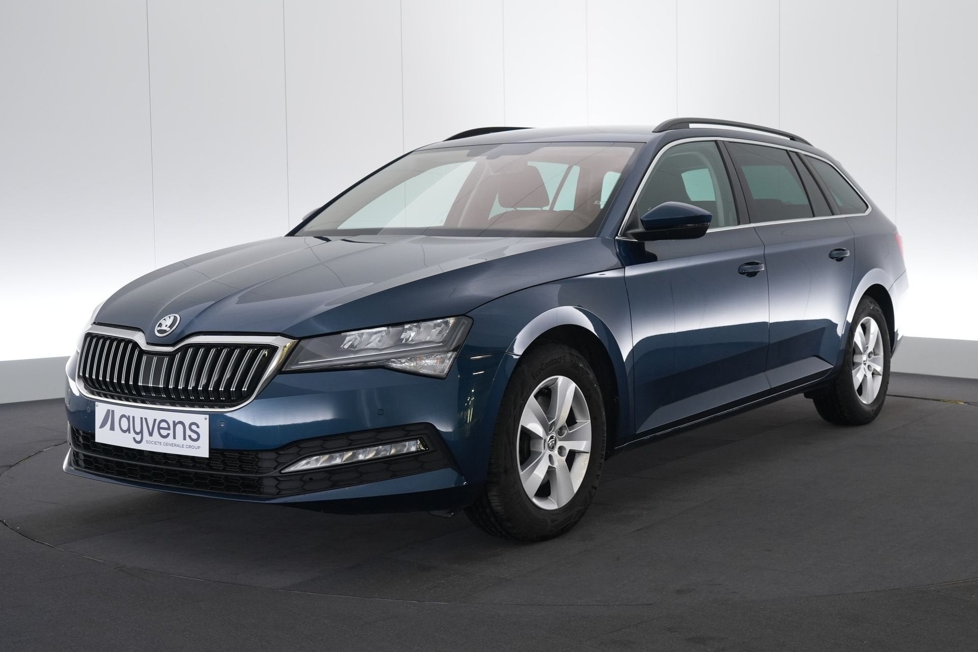 (2CCT737) SKODA SUPERB COMBI, Auto's, Stof, Blauw, Parkeersensor, Bedrijf